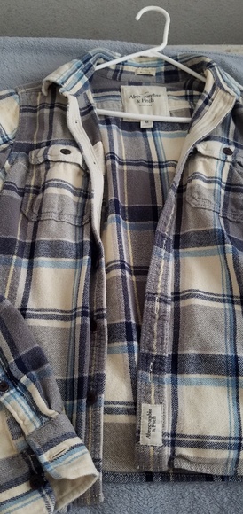 Button down flannels - Picture 5 of 7
